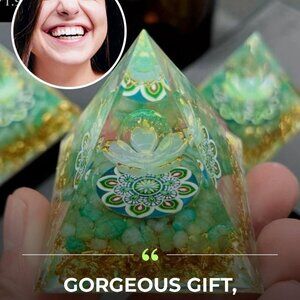 Calming Green Aventurine Pyramid, 1 pc Crystal, Beautiful Crystal Jewelry NEW